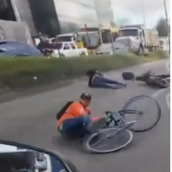 Motociclista en exceso de velocidad chocó a ciclista que iba en zona prohibida