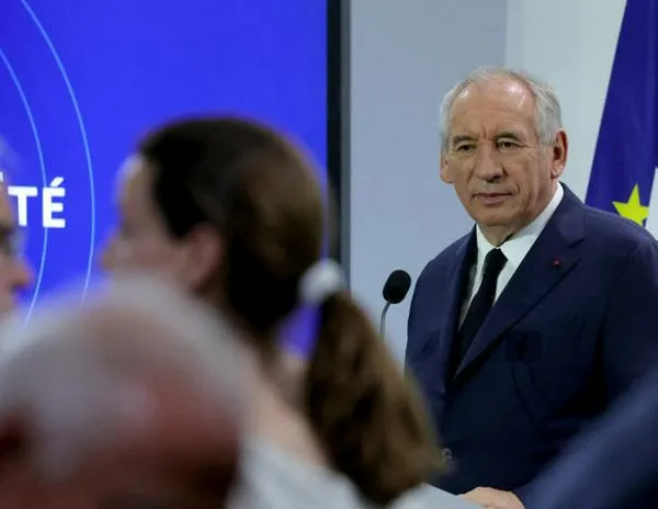 Aluvión de críticas al plan de presupuestos del primer ministro francés