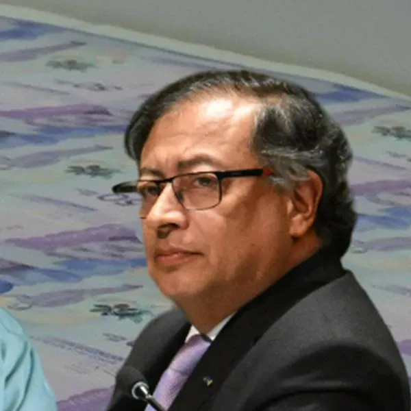 Gustavo Petro dio una orden para que los fondos de pensiones no puedan invertir dinero en el exterior