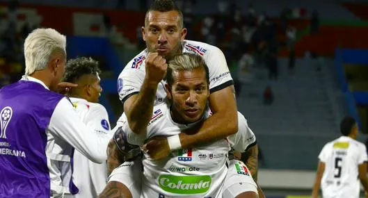Dayro Moreno celebrando su gol en la victoria de Once Caldas vs. San Antonio Bulo Bulo por Copa Sudamericana