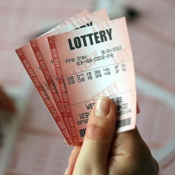 Ganó premio de Powerball dos veces en el mismo sorteo por error con boleto