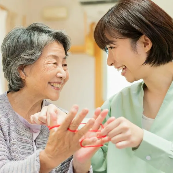 Alquiler de abuelas en Japón: OK Obaachan, el negocio que desata polémica