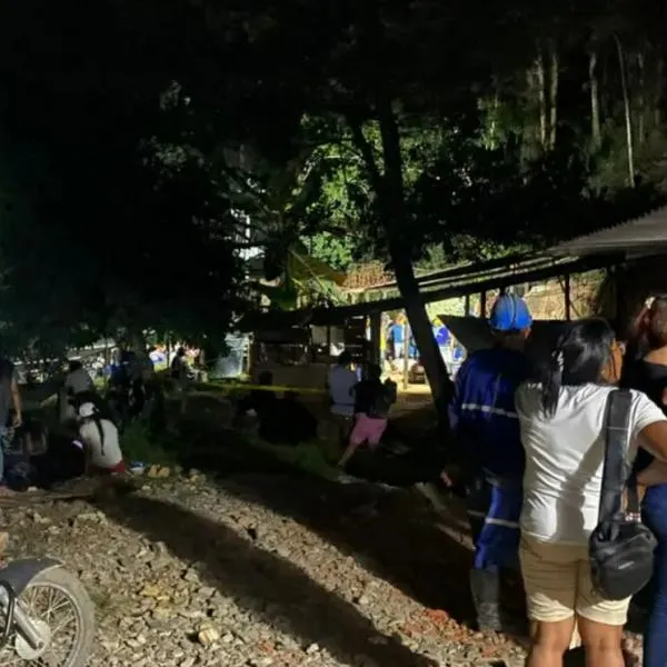 Rescataron con vida a 18 mineros atrapados en una mina de oro en Remedios, Antioquia. Duraron 18 horas incomunicados. 