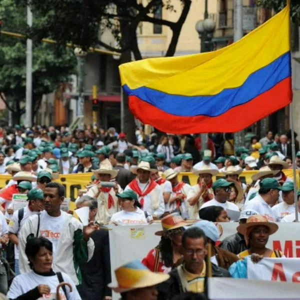 Profesores en Bogotá sufrirán descuento en salario por salir a marchar