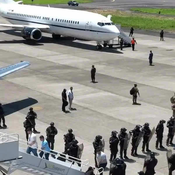 Nayib Buke, presidente de El Salvador, completó un intercambio humanitario con Venezuela, entregando a venezolanos del Tren de Aragua.