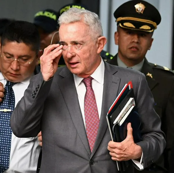 Álvaro Uribe asegura que tuvo más de 20.000 interceptaciones, previo a juicio