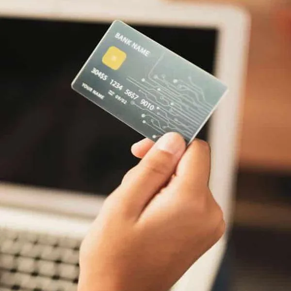 Alertan colombianos con deudas en sus tarjetas de crédito por unas cifras