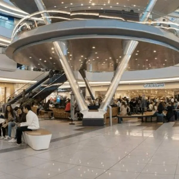 Foto de Parque La Colina, en nota de que centro comercial Parque La Colina hizo iniciativa gratuita por 3 meses de ayuda