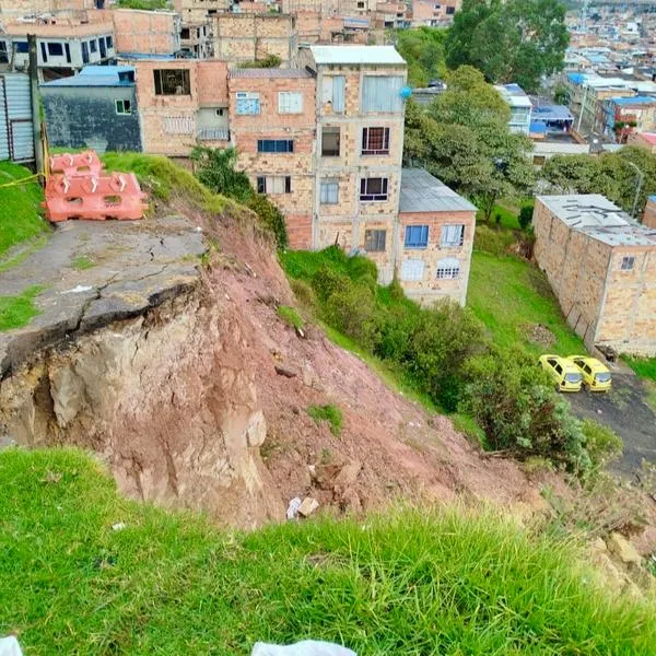 Barrio de Bogotá que está a punto de desaparecer. Es Marco Fidel Suárez y hay cientos de vecinos que se encuentran en riesgo por colapso. 
