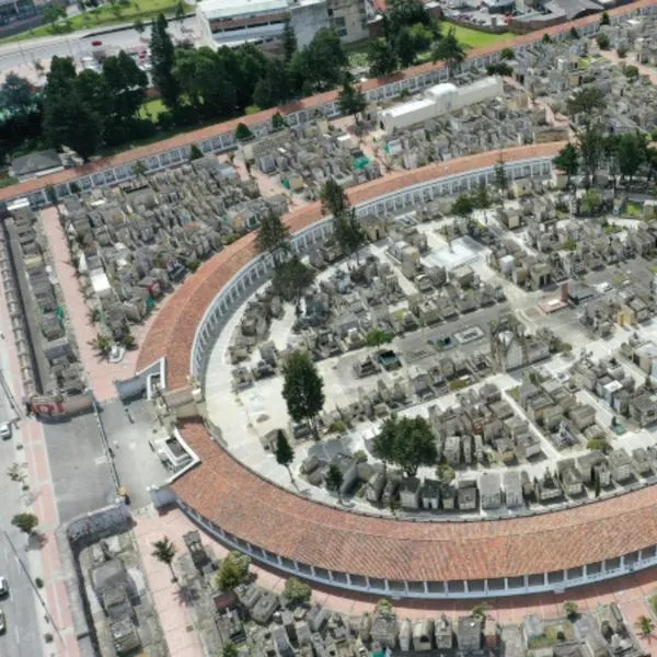 Preocupación por los cementerios en Bogotá: servicios funerarios tienen desierta la licitación y tendrían lápida encima para funcionar. ¿Qué viene ahora? 