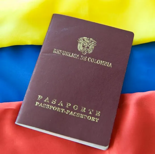 Contraloría alerta a la Cancillería e Imprenta por el riesgo de incumplimiento que existe con la administración y expedición de pasaportes en Colombia. 