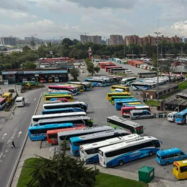 Problemas para viajeros desde Bogotá por paro arrocero: larga espera