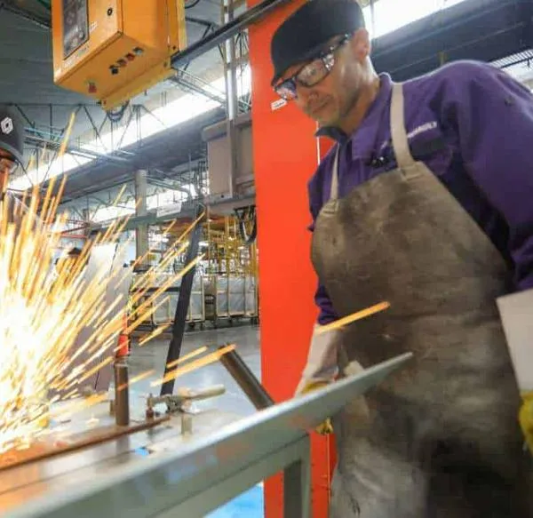Horas extra Colombia: empresas deberán cumplir requisito nuevo con trabajadores