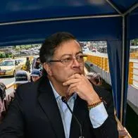 Gobierno Petro enciende alertas y protesta por deportación de colombianos