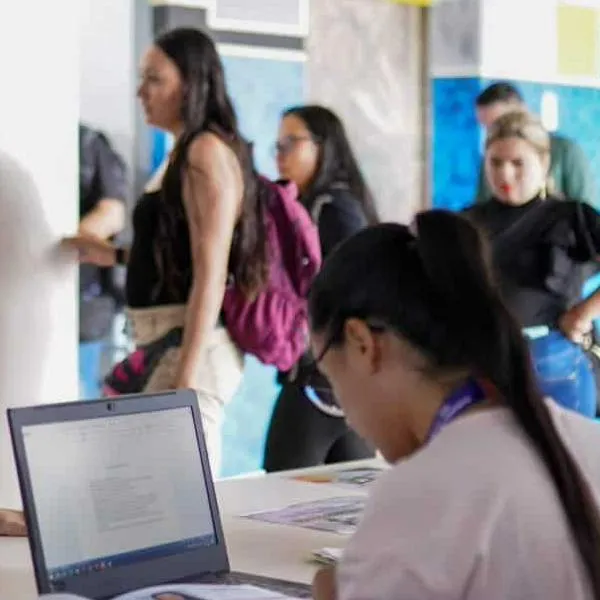 Previenen a trabajadores en Colombia: así pueden cambiar su contrato fijo
