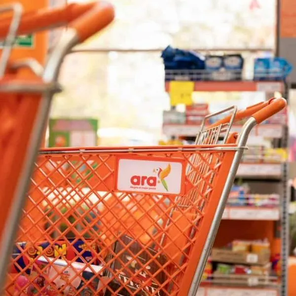 Ara lanza mesa portátil económica y base para PC; menos de 25.000 pesos