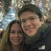 Foto de Miguel Uribe en UCI junto a su hijo; María Claudia Tarazona