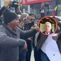 Fuerte pelea en juzgado de Paloquemao por juicio de Álvaro Uribe: hubo gritos e insultos y Uribistas usaron máscaras para defender al expresidente. 