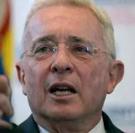 El partido Centro Democrático, liderado por el expresidente Álvaro Uribe Vélez, emitió un comunicado en el que expresó su descontento por la condena.