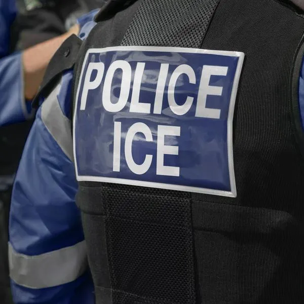 Migrante fue policía en EE. UU. sin papeles: lo pillaron intentando comprar arma