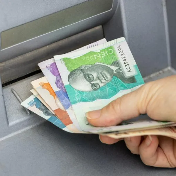 Grupo Aval cambia el retiro de cajeros automáticos en Colombia, sin contacto