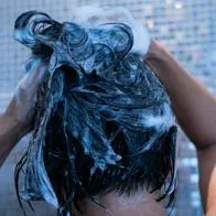 Foto de champú, en nota de cuál es la bacteria por la que quitaron champú en Colombia y por qué es riesgosa