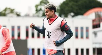 Cuánto cuesta la camiseta de Luis Díaz del Bayern Múnich: es Adidas y  costosa