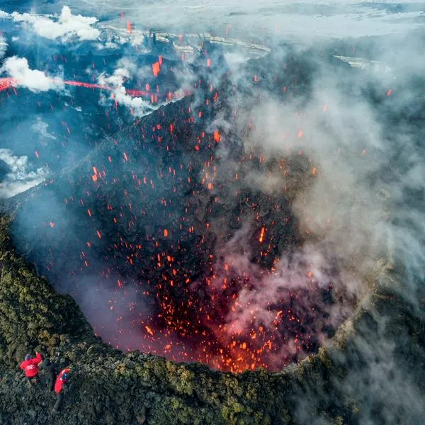 Volcán Kliuchevskoi entra en erupción tras potente terremoto de 8,8 en Rusia 