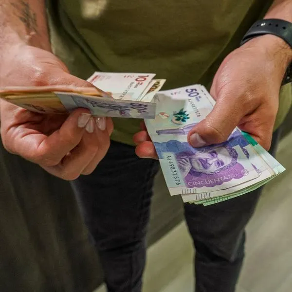 Dinero en efectivo de Colombia, en nota sobre qué es lo malo de usarlo, según CEO de Nubank