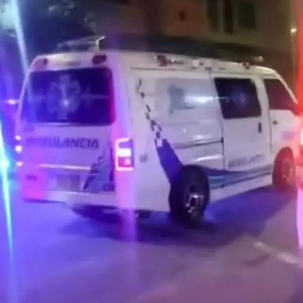 Ambulancias compiten en piques ilegales en las calles de Bogotá