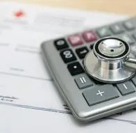 El Gobierno se habría saltado aval del Congreso con la reforma a la salud y emitió un decreto para que cambie el modelo de prestación de salud. Hay demanda