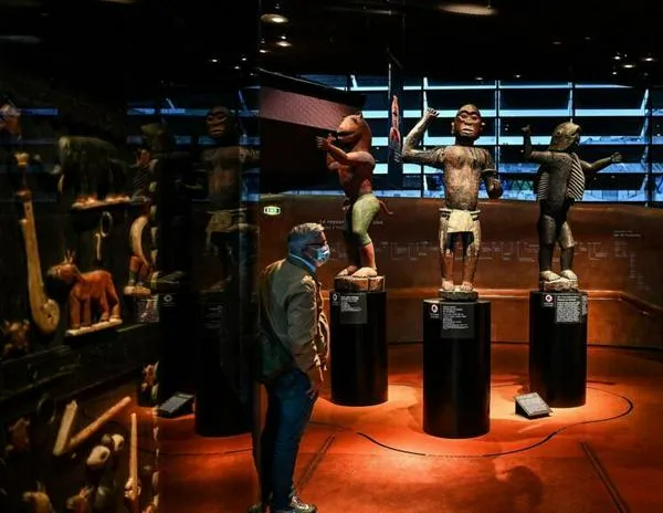En Francia presentan nuevo proyecto de ley para facilitar la restitución de los bienes coloniales