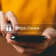 Foto de navegar internet, en nota de cómo navegar anónimo gratis y fácil en Colombia, distinto incógnito y más seguro