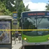 Identifican y revelan qué pasó y por qué le dispararon a escolta de minigualdad en Bogotá, en pleno bus de Transmilenio. Recibió 3 disparos. 