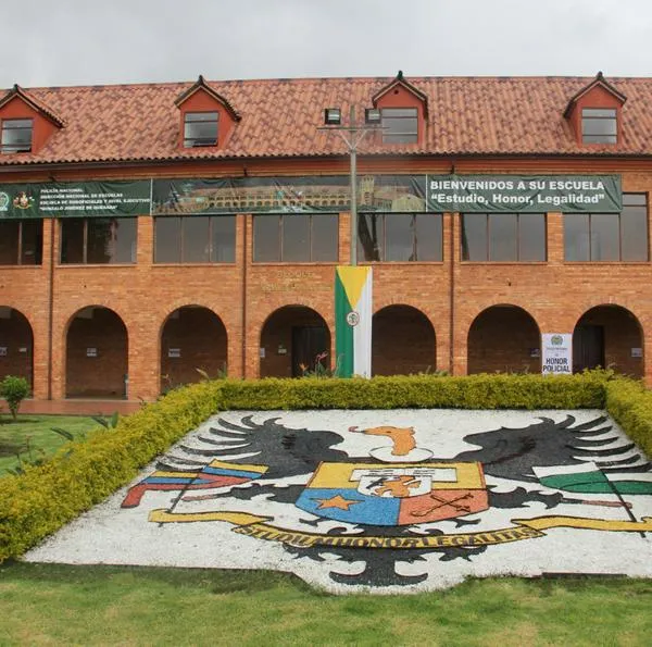 Encuentran a hombre sin vida en escuela de la Policía en Sibaté: apareció tendido en uno de los baños. Habría discutido con su pareja. 