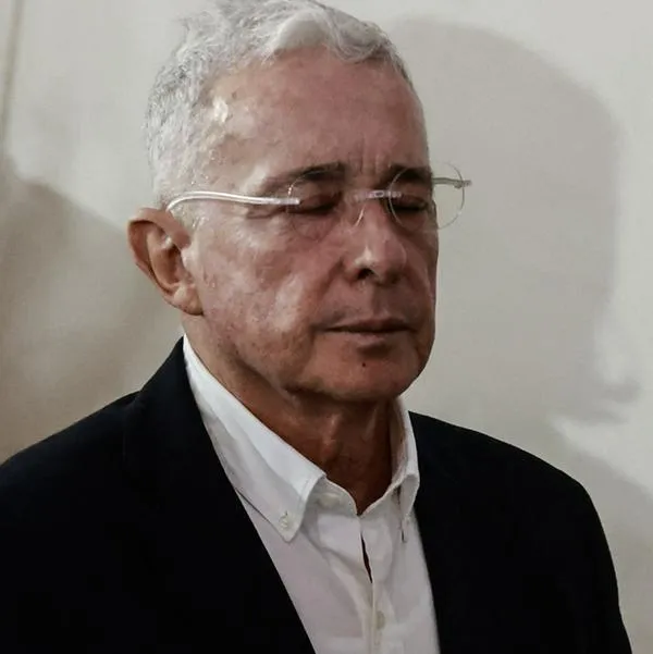 Álvaro Uribe fue condenado a 12 años de prisión; pagará casa por cárcel