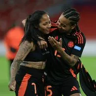 Manuela Paví y Wendy Bonilla, de la Selección Colombia, en nota sobre quién es la hermana de la delantera