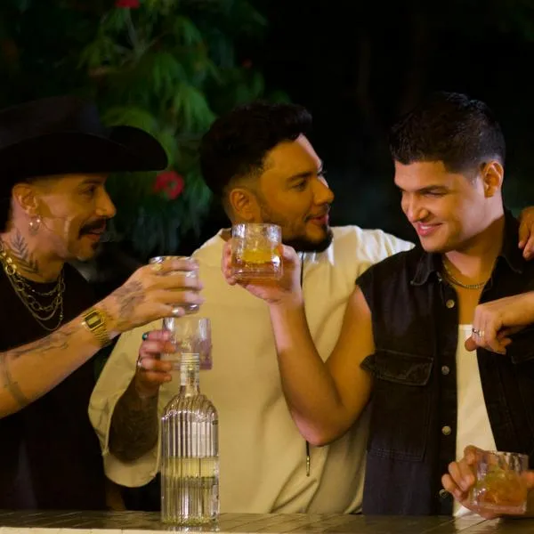 El dúo y el icónico cantante lanzaron una nueva canción en medio de su nuevo álbum. Élder Dayán también viene de ganar varios premios en los Upar Awards. 