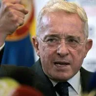 Álvaro Uribe tuvo dura discusión con jueza Sandra Heredia por comentario sobre sus hijos y aseguró que lo trata de la peor manera.