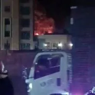 Incendio consume bodega de llantas en Bogotá: llamas se ven desde varios puntos