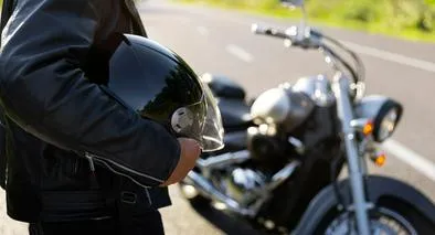 Multas a motociclistas por subirse a andenes en Bogotá: dónde hay operativos