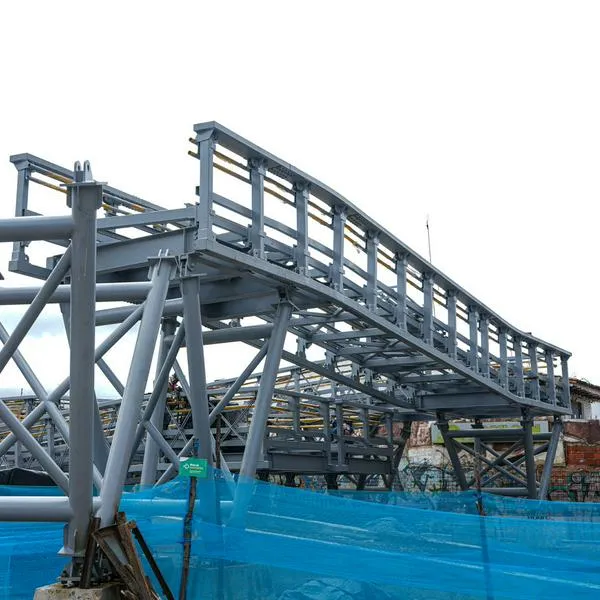 Puente peatonal de 344 metros en la Autopista Norte