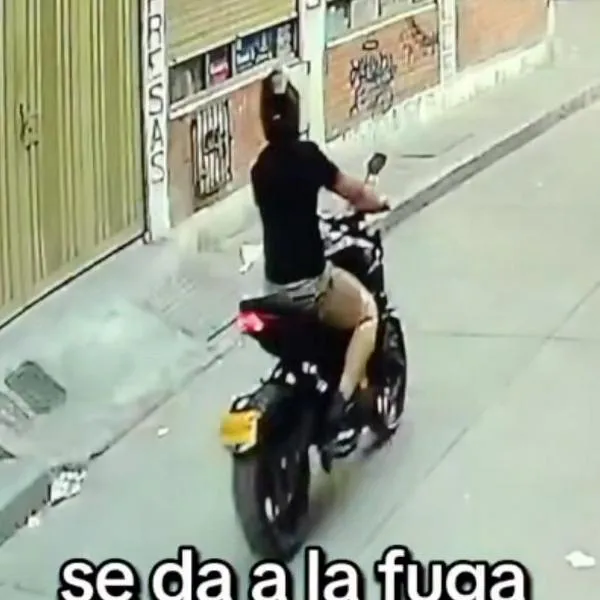 Motociclista atropelló a niño en Bogotá y huyó: quedó grabado y piden ayuda