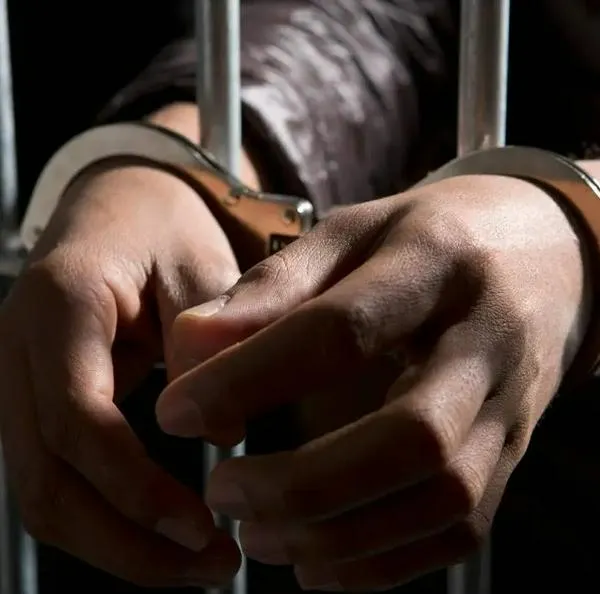 Condenaron hombre en Florida, Estados Unidos, por tener 3 esposas al tiempo