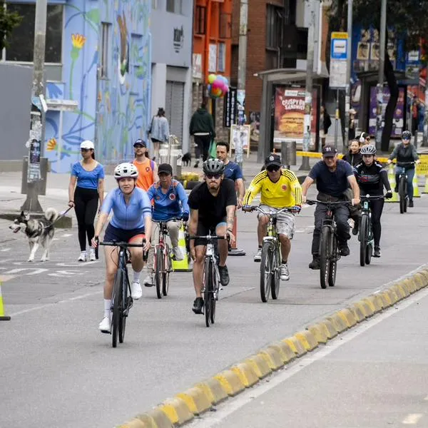 Ciclovía en Bogotá, en nota sobre recorrido de la de 17 horas, el 7 de agosto