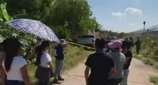 Autoridades hallan 32 cadáveres en bolsas al interior de una casa vieja