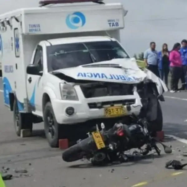 Otro accidente ocurrió en Boyacá en los últimos días y dejó a un motociclista muerto al chocar contra una ambulancia. Ya son 3 los accidentes ocurridos. 