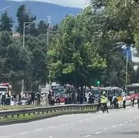 Protestas en Suba (Bogotá): Transmilenio suspendió servicios en el Portal y 3 estaciones más. Autoridades recomiendan rutas alternas. 