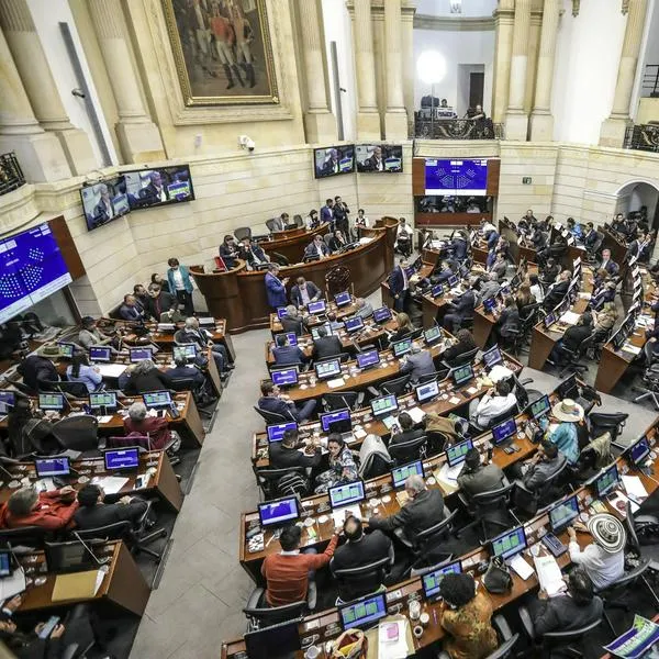 A congresistas les descontarán día de salario por inasistencia en plenarias