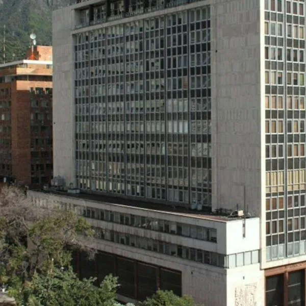 Minutas del BanRep: mayoría advierte que alza del salario mínimo en 2026 podría afectar inflación